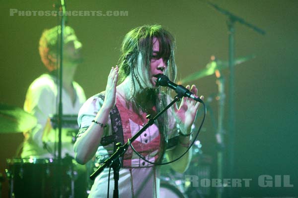 BLONDE REDHEAD - 2008-04-17 - PARIS - Le Bataclan - Kazu Makino - Simone Pace